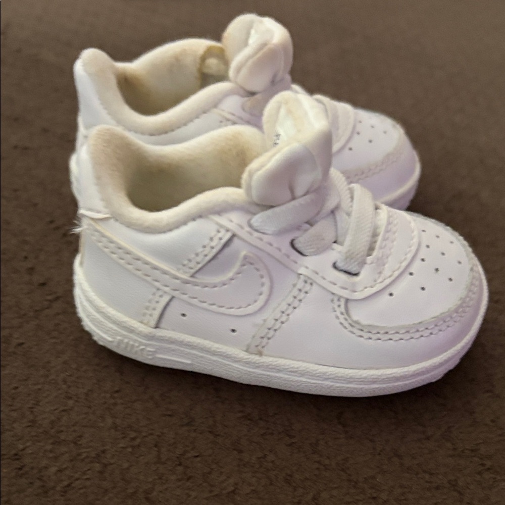 Infant Air Force 1 booties (crib shoe) Size 2C - Picture 4 of 7